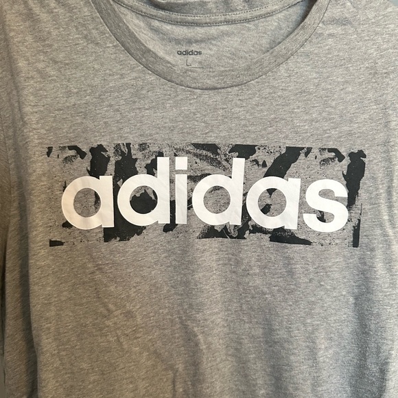 Adidas logo T-shirt - Picture 2 of 3